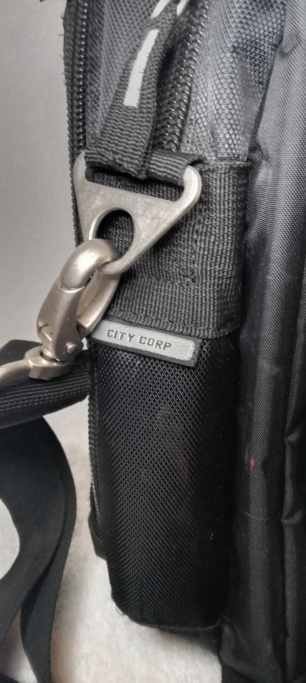 Bolso de viaje Ogio para aeropuerto portátil Bolso de hombro para llevar Foto 2 de 4