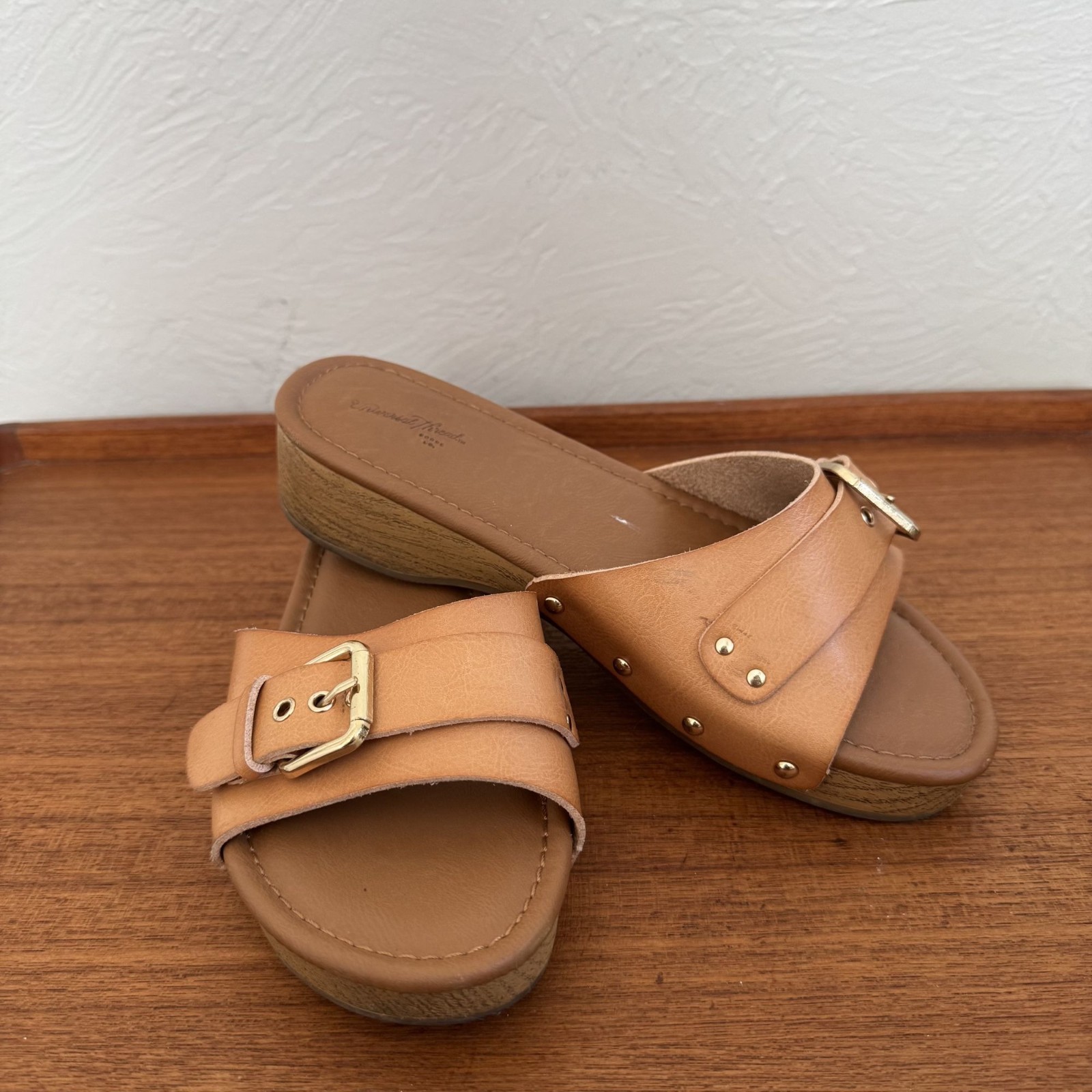 Universal Thread Platform Sandal Size 7 - image 3