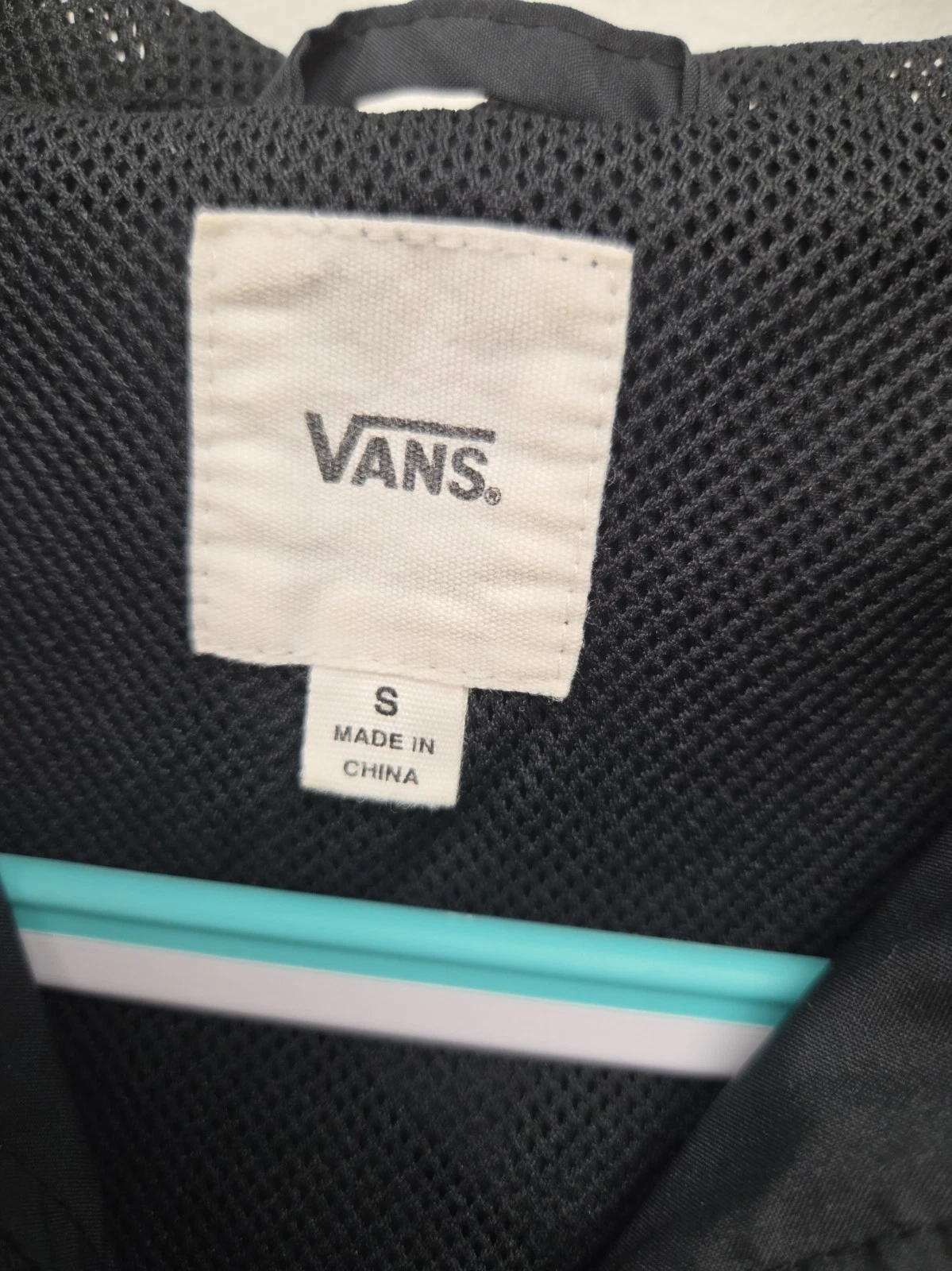 Van's Off The Wall Hooded Windbreaker - product detail image 5