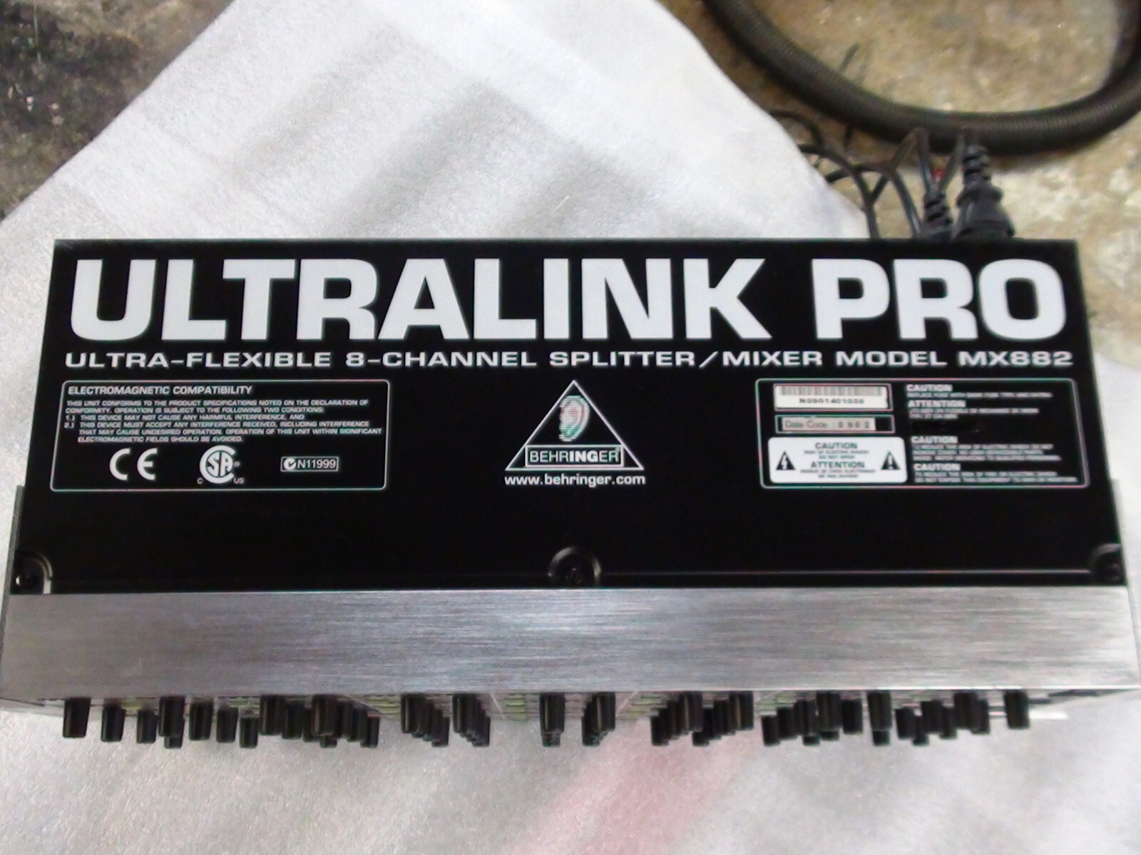 Behringer ULTRALINK PRO MX882 Ultra-Flexible 8-Chan Splitter/Mixer