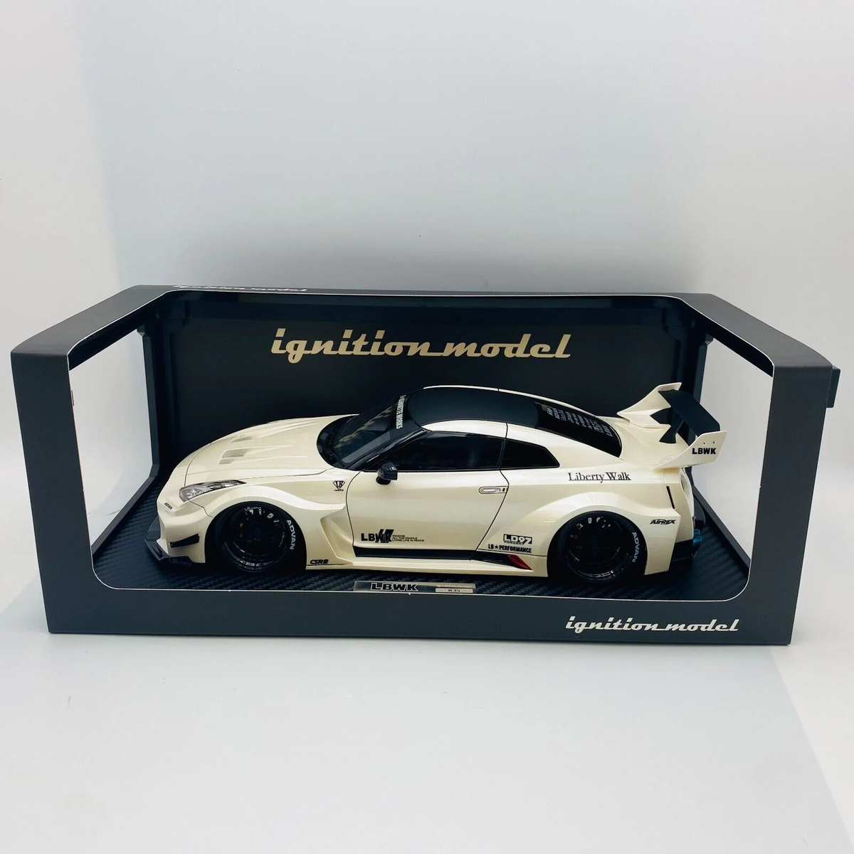 ignition model 1/18 LB-Silhouette WORKS GT Nissan 35GT-RR ignition model 1/18 LB-Silhouette WORKS GT Nissan 35GT-RR