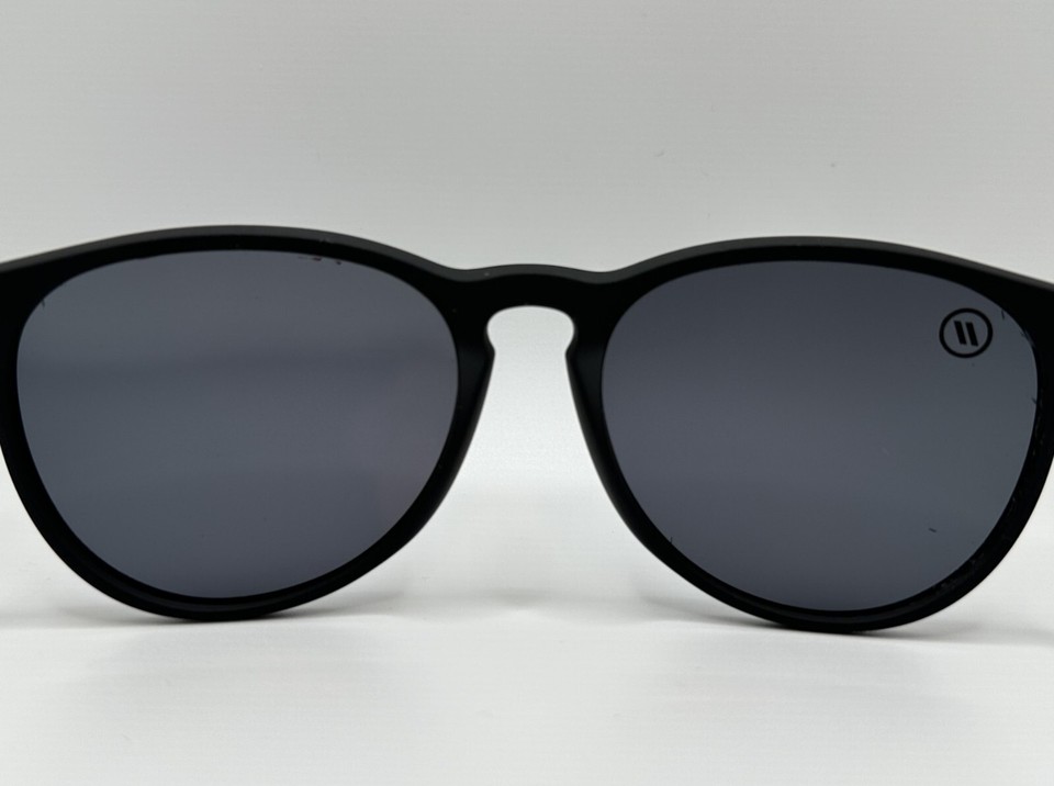 BLENDERS UNIVERSITY HEIGHTS Black Round Plastic/Metal Polarized