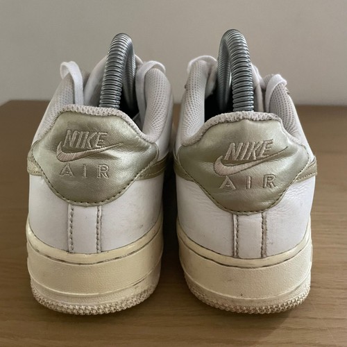 Nike Air Force 1 AF1 Low ‘07 White Gold Trainers Womens Girls Shoes -SIZE UK 5.5 - Picture 4 of 9