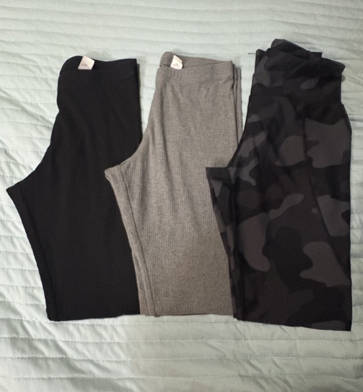 Old Navy Girls Leggings Size 14/16 - Ribbed Leggings & Camo Leggings