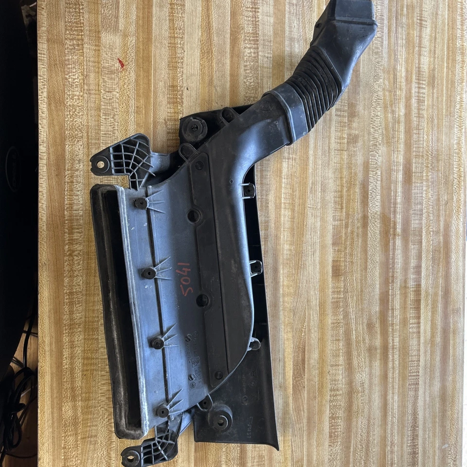 2000 BMW 328 SEDAN Intake Manifold Air Inlet Duct Housing 2.8 /6 Cyl Oem - Imagem 3 de 4