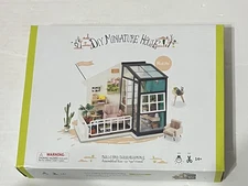 CRAFT KITS STMT JEWELRY PINS MONDO LLAMA RESIN MODEL HOUSE SETS NEW UNOPENED