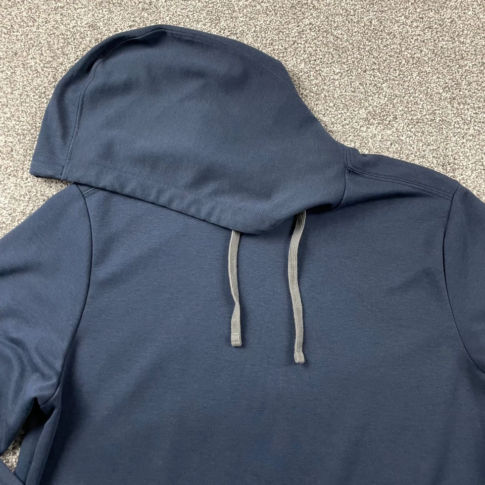 Sudadera con Capucha Travis Mathew Hombres Mediana Azul Logo Pullover Sudadera con Capucha Informal Golf Foto 2 de 4