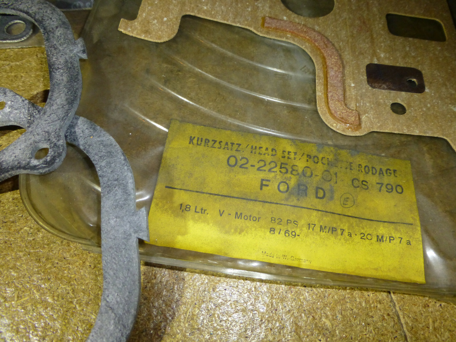 HEAD GASKET SETFORD TAUNUS 1.8 V6 82PSREINZ 022258001 / 17M/P7a