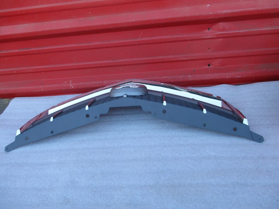 2012 Cadillac SRX OEM GM Front Chrome Grille Grill W/ Emblem 2010 2011 oem 10 11 - Image 4 of 4