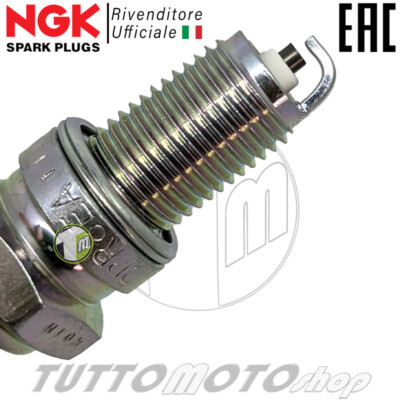 Kit Tagliando Completo Per Yamaha X-Max 400 2014-2018 - Olio Motore, Candela E Filtri - Foto 9