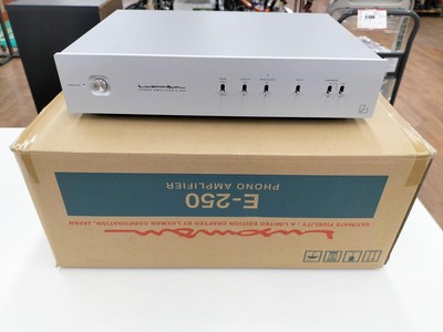 LUXMAN E-250 Phono Equalizer Amplifier