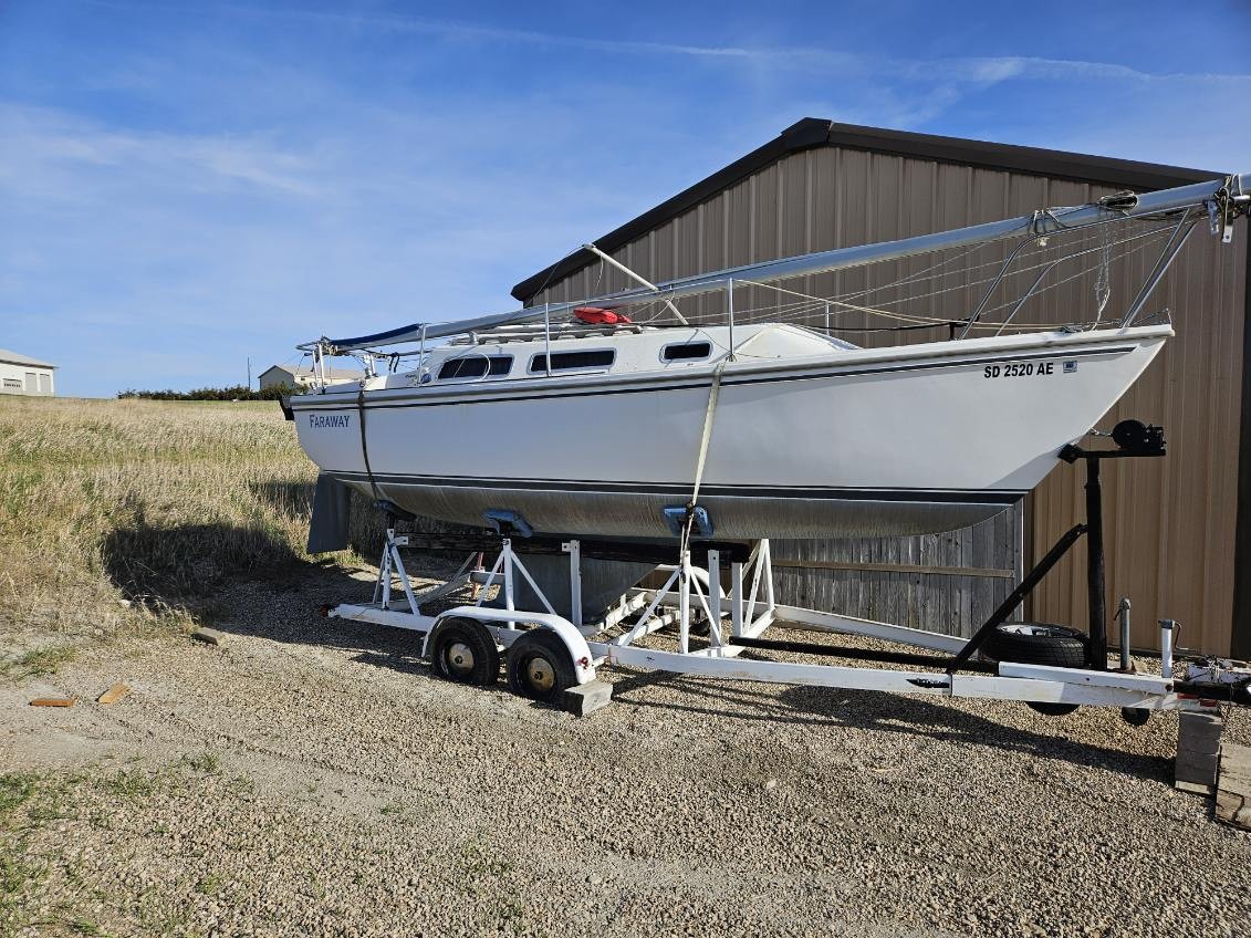 1983 Catalina 25' Sailboat w/ Trailer & Title