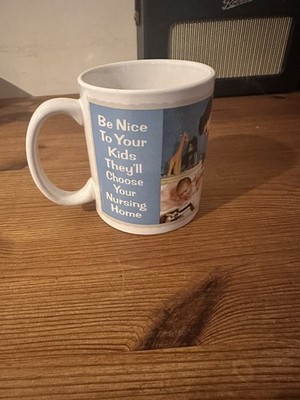 HALF MOON BAY Sammeltasse - lustig - be nice to your kids - sehr guter Zustand 