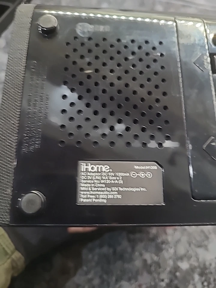 iHome iH120B Ahorro de Espacio Doble Reloj Despertador Estéreo Altavoz Base 30pin Apple iPod Foto 4 de 4