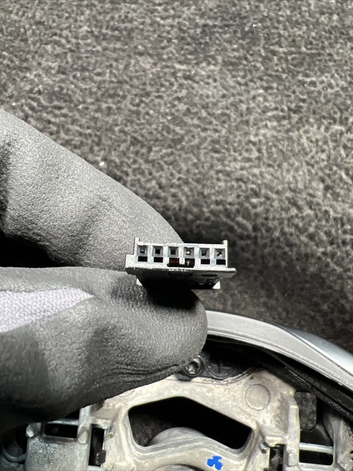 Volante BMW X1 2016 con controles OEM cuero negro Foto 3 de 4