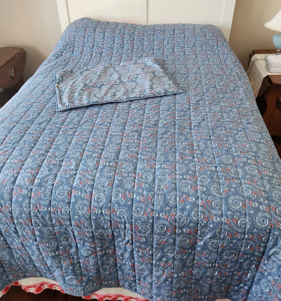 Edredom alternativo reversível Martha Stewart--azul floral 90" x 70" - Imagem 2 de 4