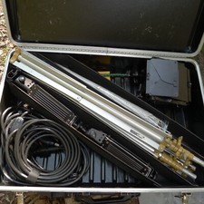 Lowel Omni light Lit, 3x Lights, Stands, case, Bulbs . Tested working