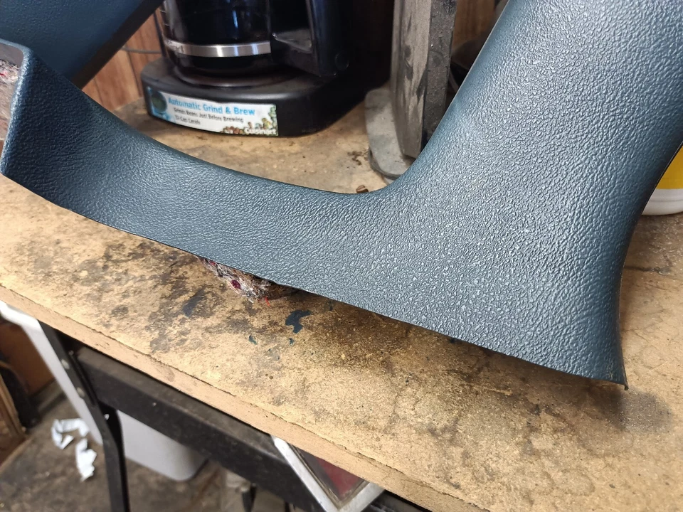 91-96 Chevy Caprice LH Cuarto Trasero Trasero Ventana Moldura Bisel AZUL Foto 4 de 4