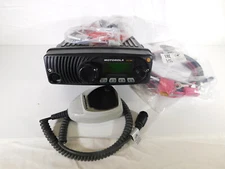 Motorola XTL1500 VHF 136-174mhz P25 Trunking/Conv Mobile radio ADP New Accys