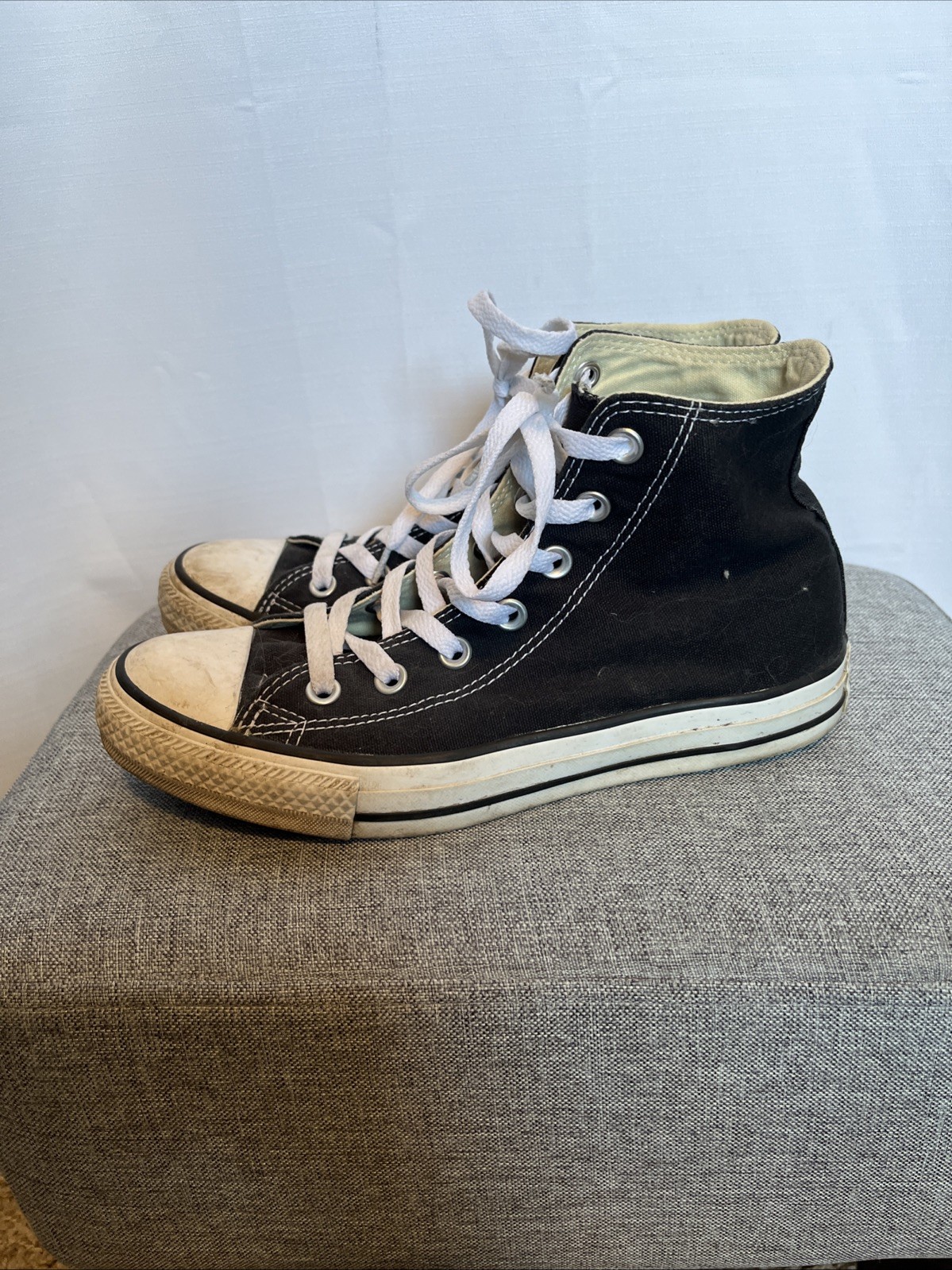 Black Converse All Stars Chuck Taylor Women’s 8/ Men’s 6 High Top thumbnail 6