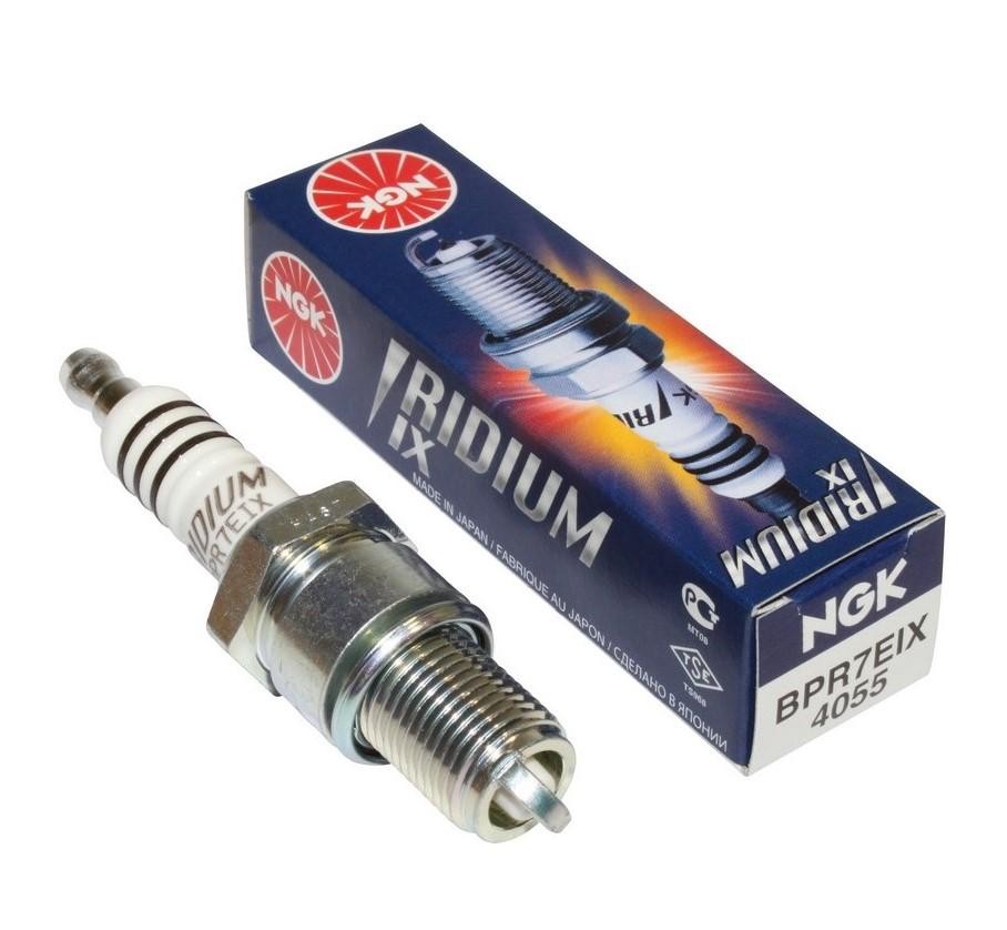 Bougie NGK BPR7EIX idéale pour vos trajets quotidiens en moto et scooter