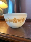 PYREX 402  1.5 QT White Butterfly Gold Glass Mixing Bowl