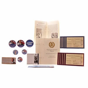 House-of-Cards-Screen-Used-Pres-Walker-Inauguration-amp-Election-Button-Set-Ep101