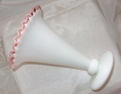 FENTON~8"LRG~FTD"VASE"ROSE(pink)CREST"VINTAGE GLASS~1940sMINT+PERF+A$4 SHP SP - Picture 7 of 12