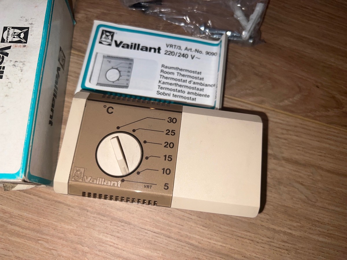VAILLANT VRT/3 9090 ROOM THERMOSTAT 220/240V GENUINE NEW RARE OBSOLETE
