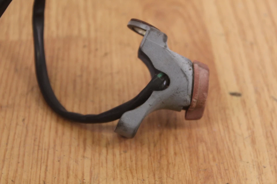 1977 Honda MR175 interruptor de barra direita/controle kill swich - Imagem 4 de 4