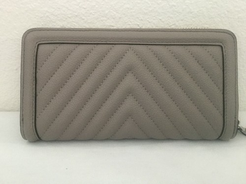 NWT Victoria's Secret V-Quilted The Victoria Zip Around Leather Wallet $44 Gray - Picture 3 of 5