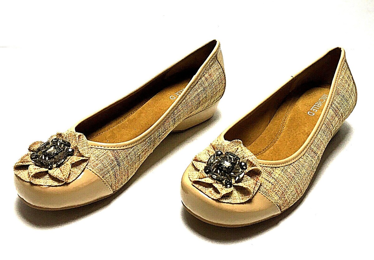 MICHELLE D Beige Ballet Flats Shoes Women's Size 9M (W-121)