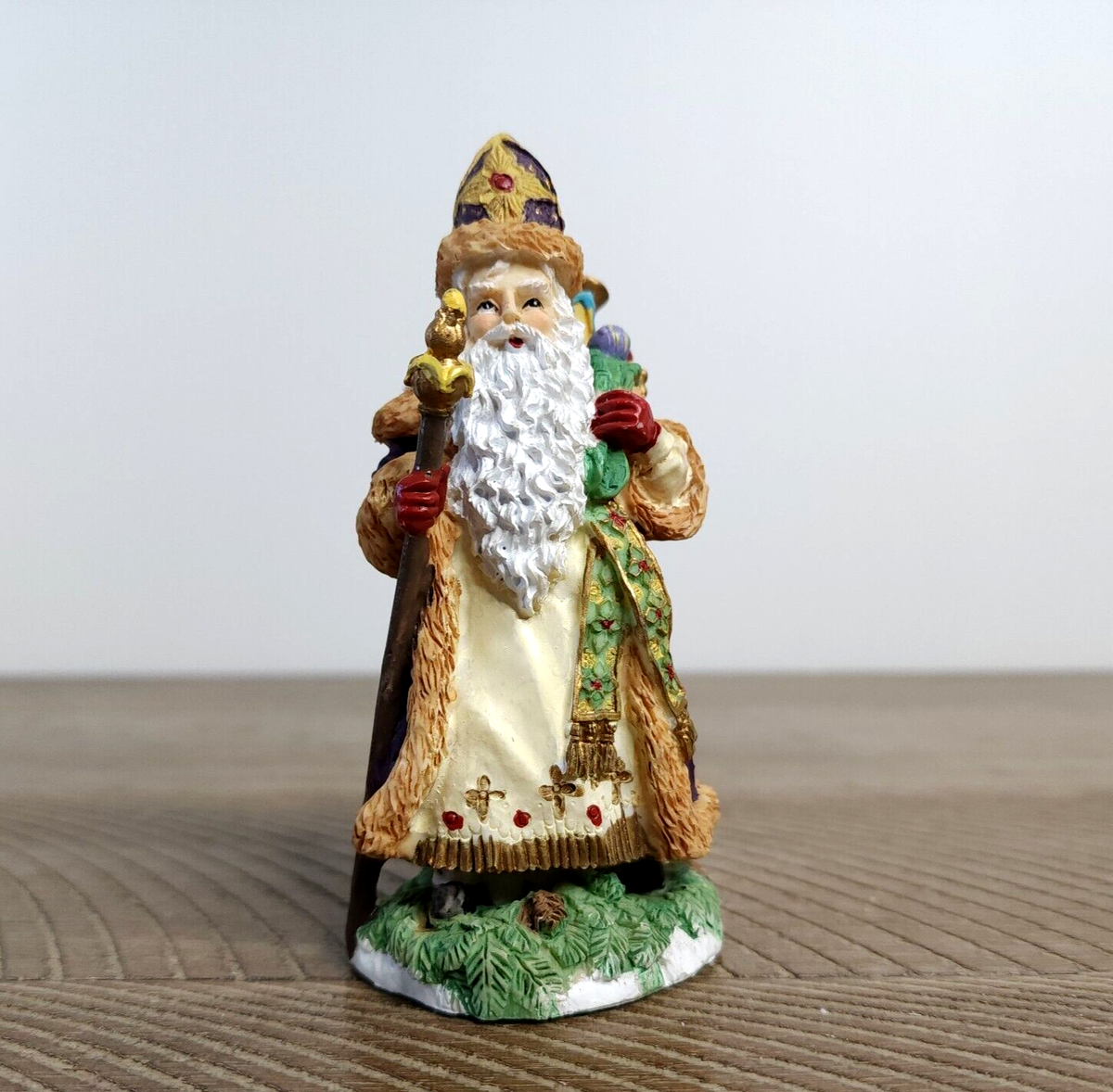The International Santa Claus Collection St. Nicholas Greece SC24