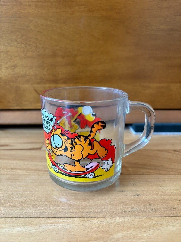 Vintage McDonalds Garfield Odie Skateboard  Glass Coffee Mug Cup  1978 Rare