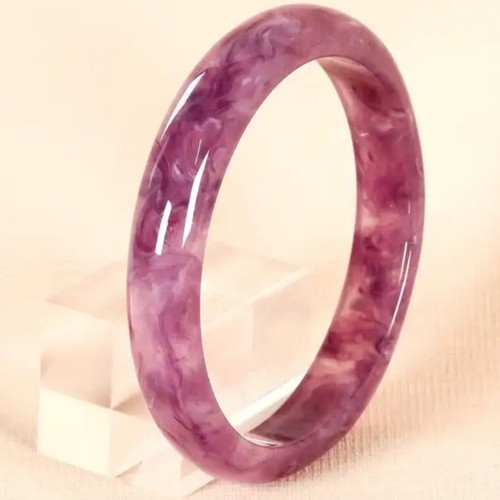 Inspired Acrylic Amethyst Color Bracelet with Delicate Lilac Hue - Picture 4 of 6