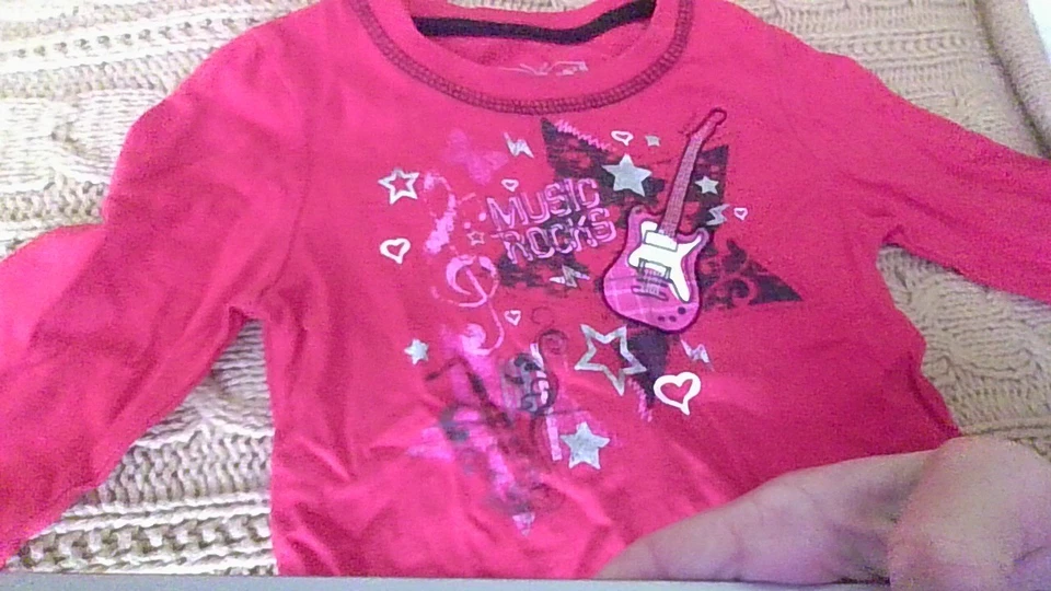 Arizona Jean Co Ruffle Hem Long Slv Red "MUSIC ROCKS" T-Shirt Size 2T SUPER CUTE - Image 3 of 4