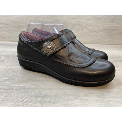 Gravity Defyer Women's Black Leather Scalloped Loafers 9 Casual Comfort Shoes