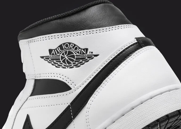 nike エアジョーダン1ハイカット リバースパンダ　26cm Nike Air Jordan 1 Retro High OG エアジョーダン1 aj1 リバース