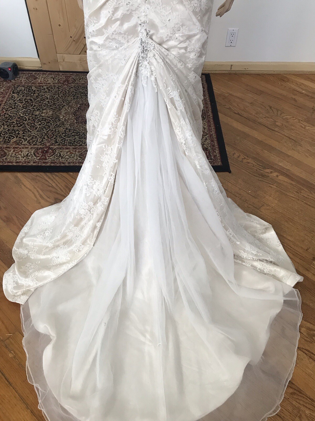 Picture 3 of 12