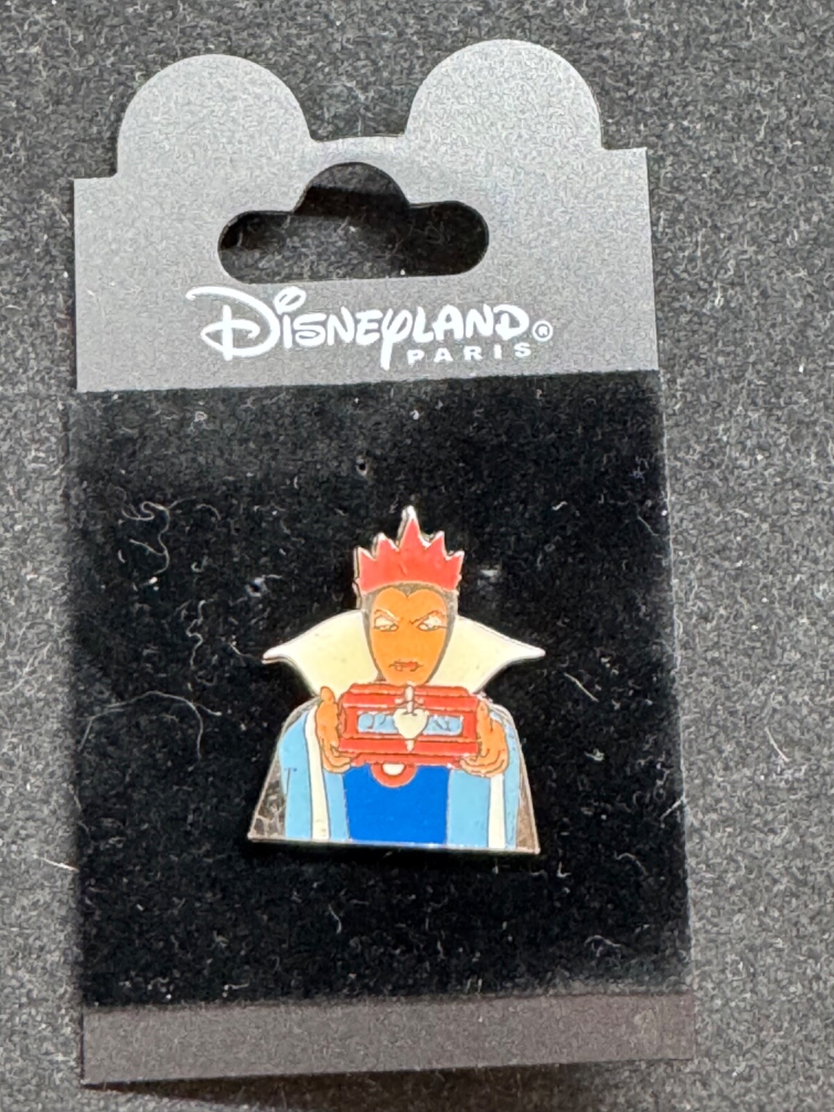 Disney Pin - Evil Queen with Heart in Box - Vintage - Rare Snow White