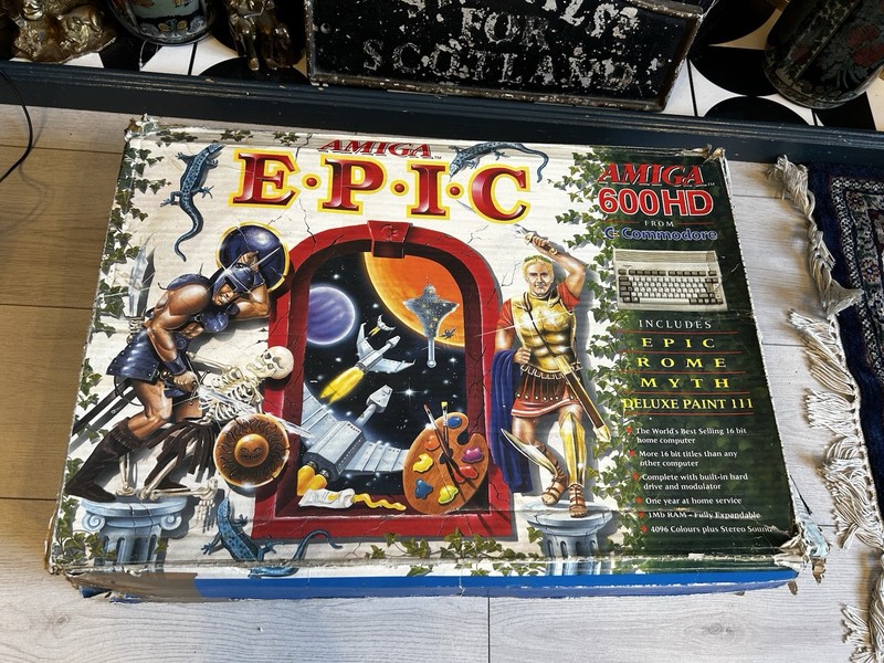 Commodore Amiga 600HD Epic Box Complete With Inserts And Games Untested