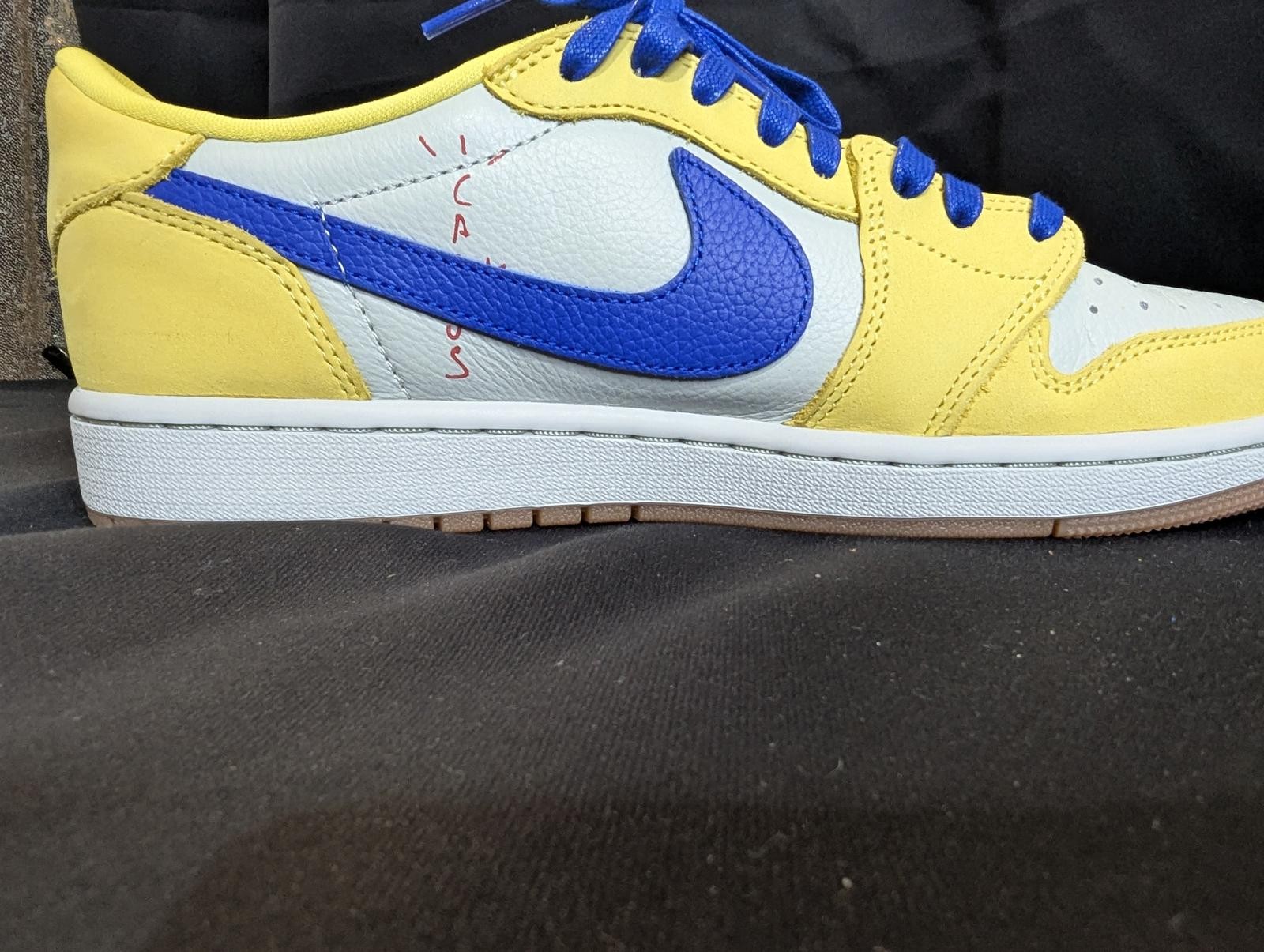 Travis Scott Jordan 1 Low OG SP "Canary" Wmns 11.5 / Men's 10 DZ4137-700