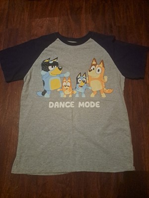 Bluey ''Dance Mode'' Family Group Shot T-Shirt (Size M)