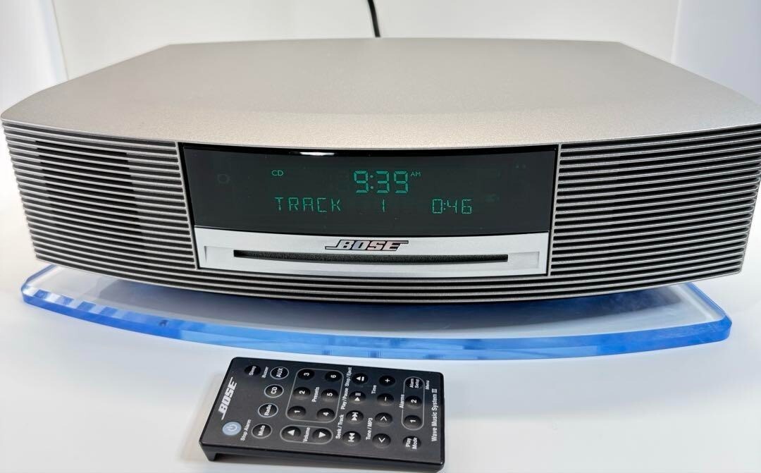 Bose Wave Music System III CD AM/FM Radio with Remote 100V