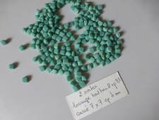 perle vintage, lot de 200 perles en verre couleur vert 2 formes losange + carré