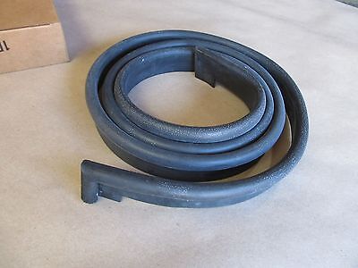 WINDSHIELD RUBBER UPPER TOP *NEW* M998 HMMWV HARD TOP WINDSHIELD RUBBER UPPER TOP *NEW* M998 HMMWV HARD TOP
