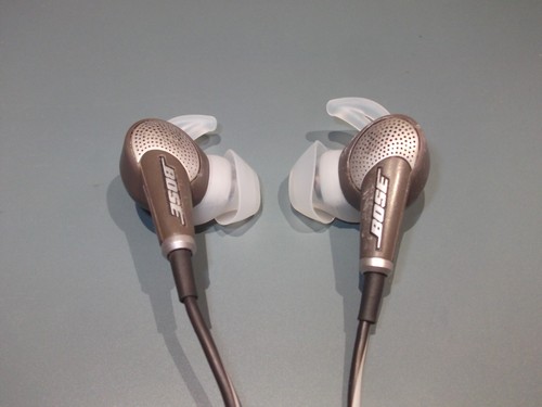 BOSE Quiet Comfort QC20i In-Ear Acoustic Noise Cancelling Headphones – For Apple - Picture 2 of 11