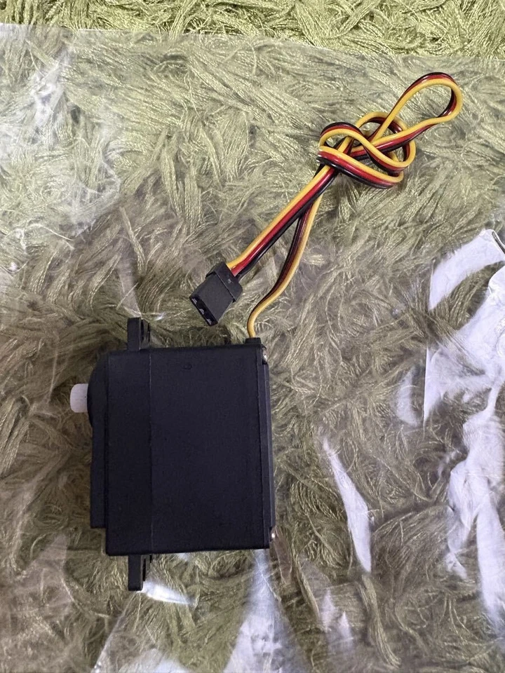 Radio Controlled RC Servo HS318 HiTEC Hitec - Image 2 of 3