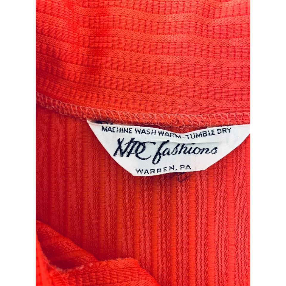 Blusa acanalada con botones roja vintage talla 2X manga larga cuello NPC Fashions Foto 3 de 4