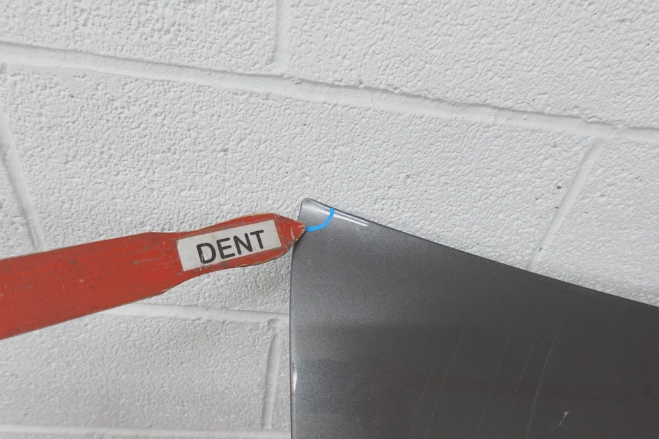 2011-2023 CHRYSLER 300 REAR TRUNK LID (OEM) COMPLETE W/REAR CAMERA Foto 3 de 4